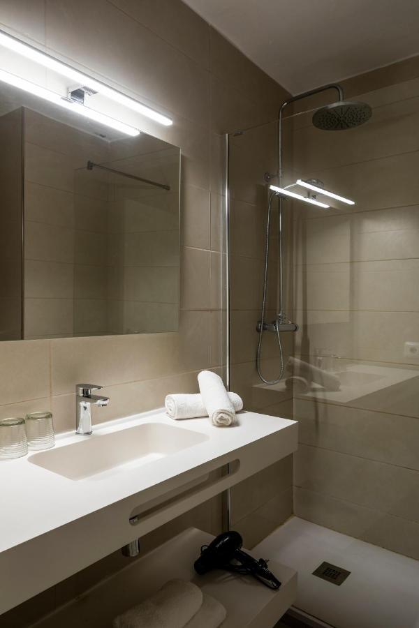 Apartamentos El Moro Сан-Антонио-Абад Экстерьер фото