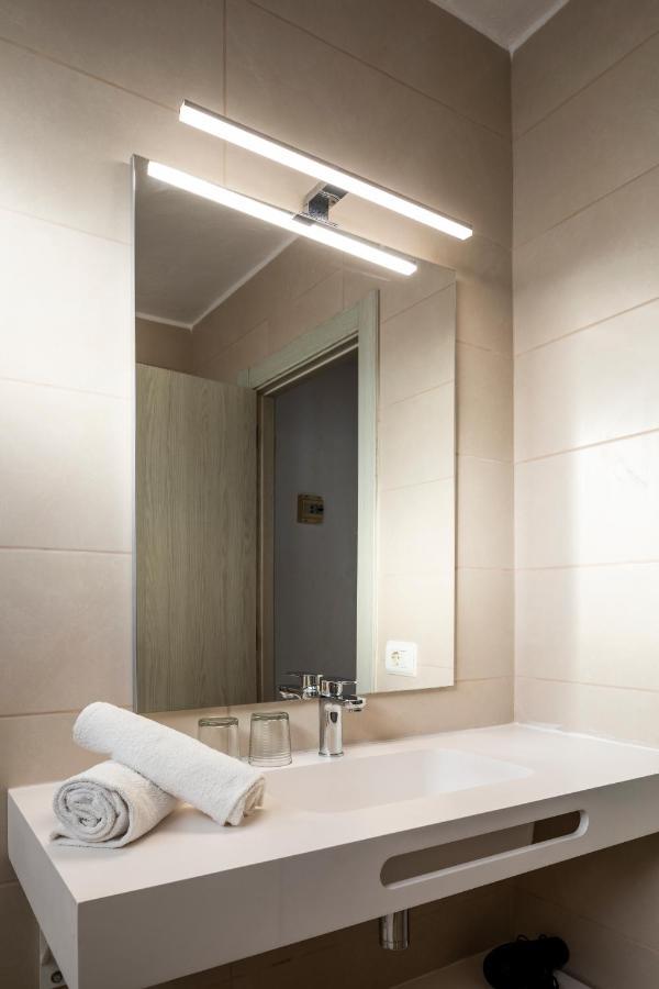 Apartamentos El Moro Сан-Антонио-Абад Экстерьер фото