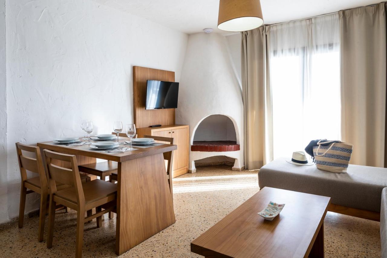 Apartamentos El Moro Сан-Антонио-Абад Экстерьер фото
