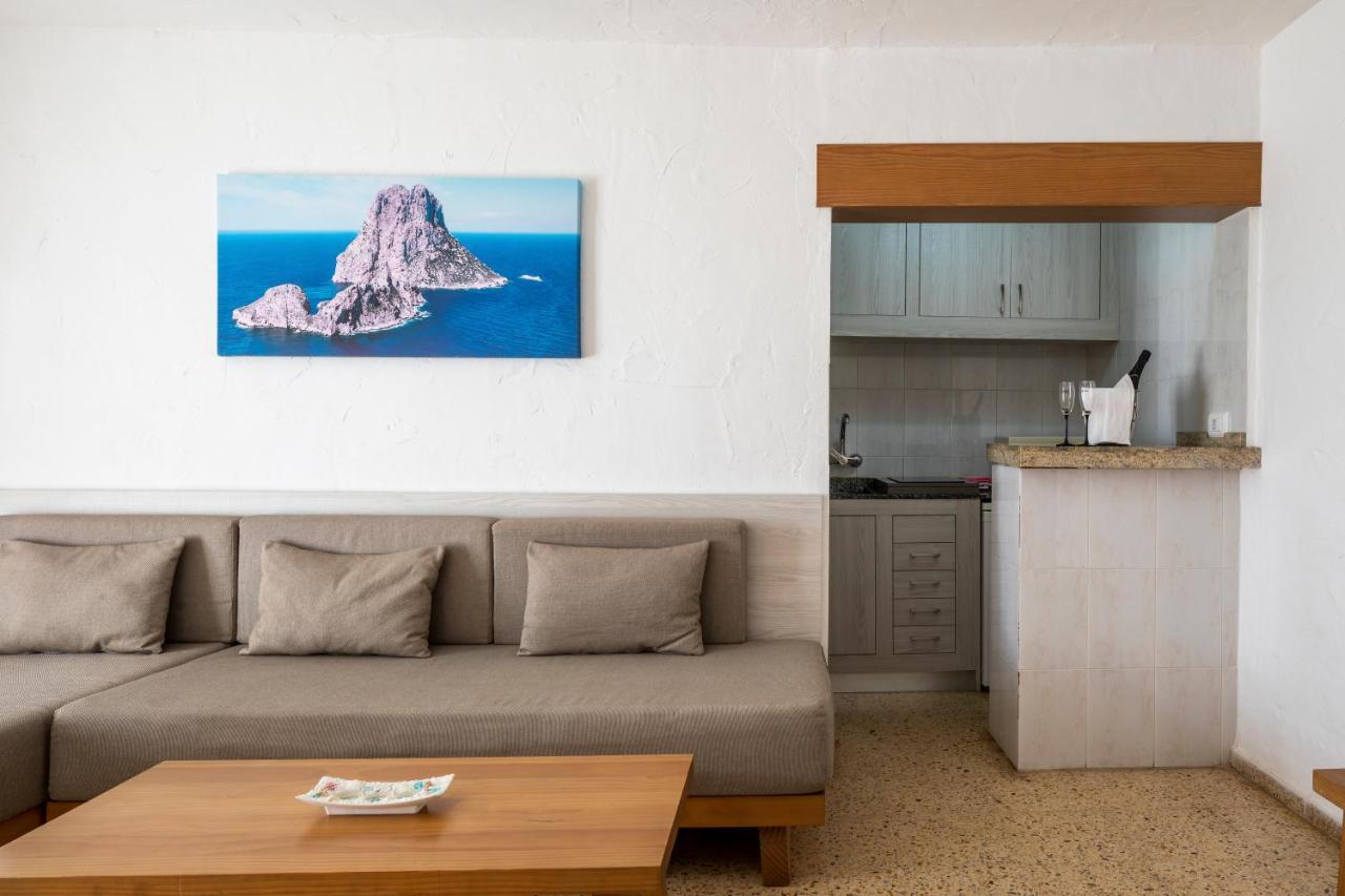Apartamentos El Moro Сан-Антонио-Абад Экстерьер фото