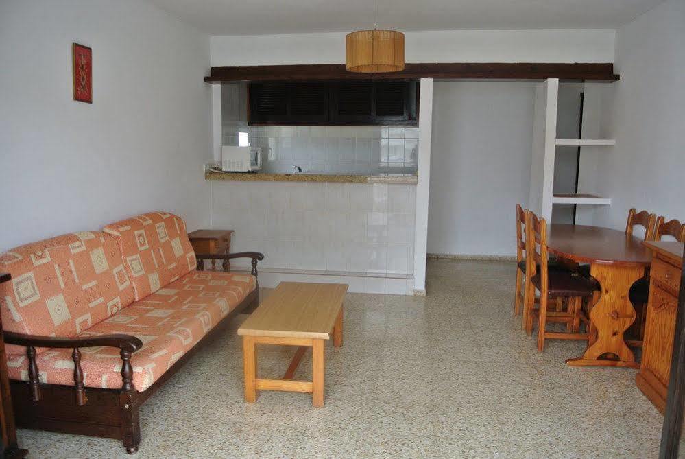 Apartamentos El Moro Сан-Антонио-Абад Экстерьер фото